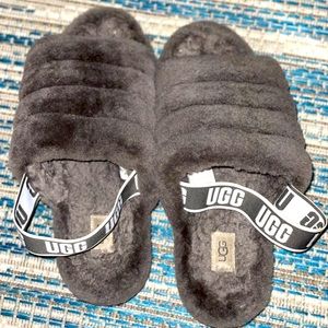🧸 *LIKE NEW* 🧸UGG “Fluff Yeah” Fuzzy Grey Slippers